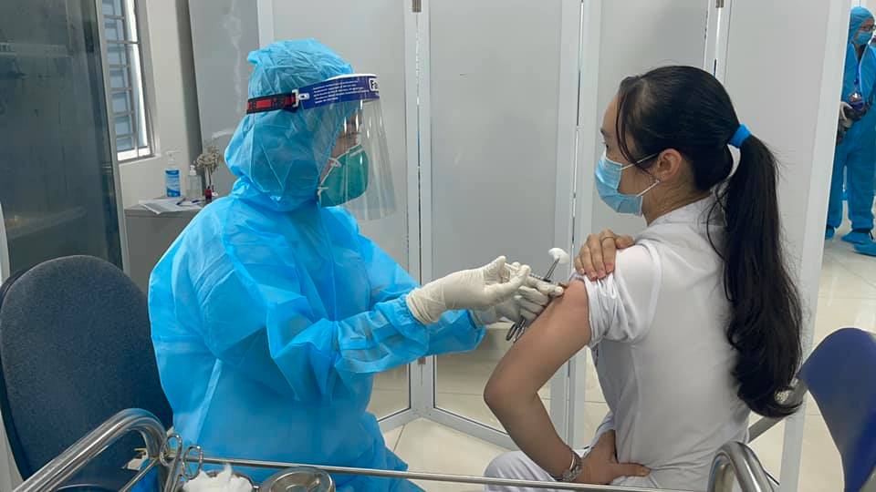 Hà Nội miễn phí tiêm vắc xin ngừa COVID-19 cho người dân
